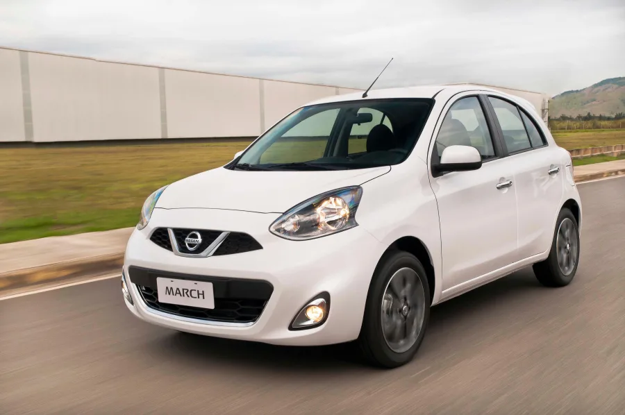 O March inaugurou o Complexo de Resende em 2014 e popularizou o DNA japonês entre os compactos. Urbano e econômico, marcou a expansão da Nissan no país.