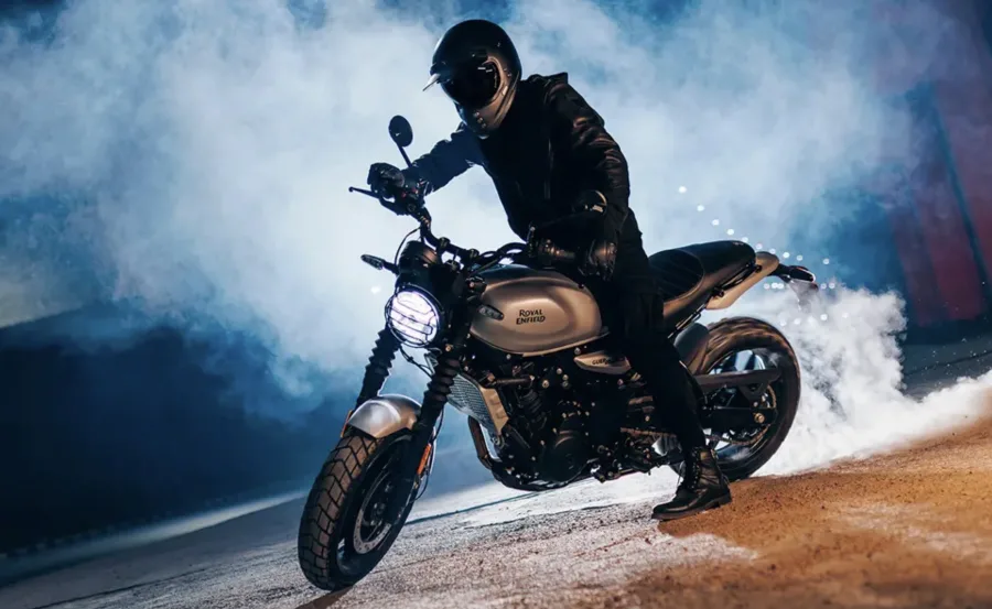 Royal Enfield Guerrilla 450 2026: ficha técnica, preço, consumo e velocidade máxima; moto chega com motor Sherpa de 40 cv e tecnologia moderna