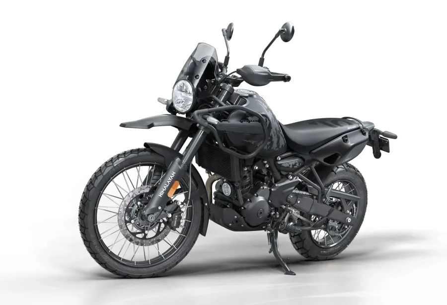 Royal Enfield Himalayan 450 Mana Black Edition com visual chamativo foi confirmada para o Brasil