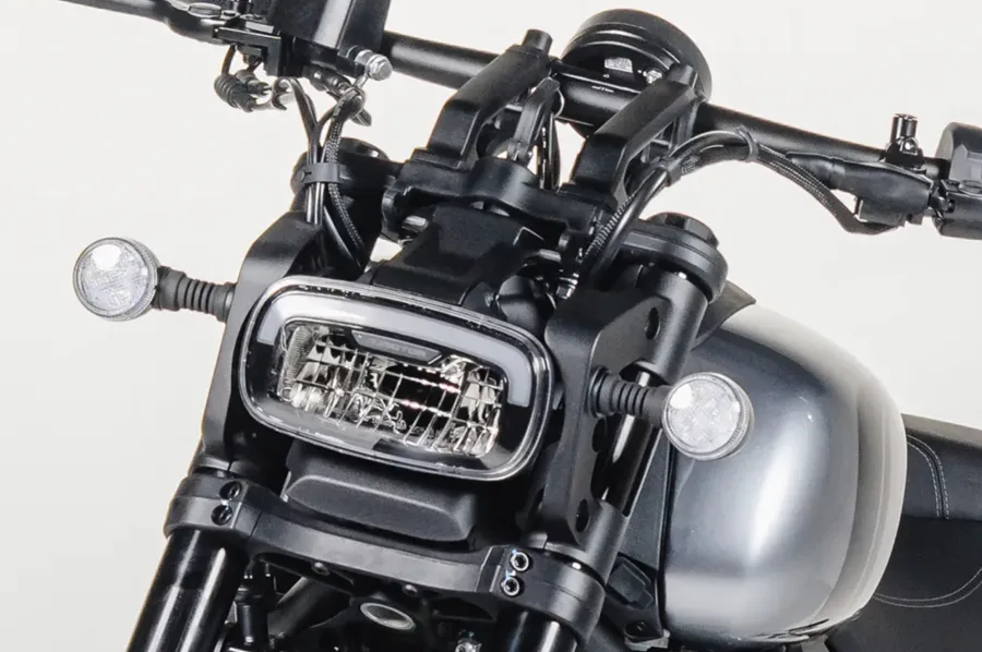 A SBM 600 chega propondo uma virada para a Shineray, colocando a marca diretamente na disputa das cruisers de média cilindrada com um pacote técnico incomum no segmento.