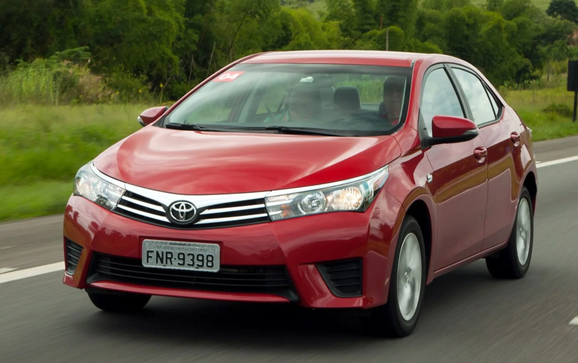 O Toyota Corolla GLi Upper 1.8 Flex 2017 é um sedã médio projetado para quem busca conforto, economia e confiabilidade.