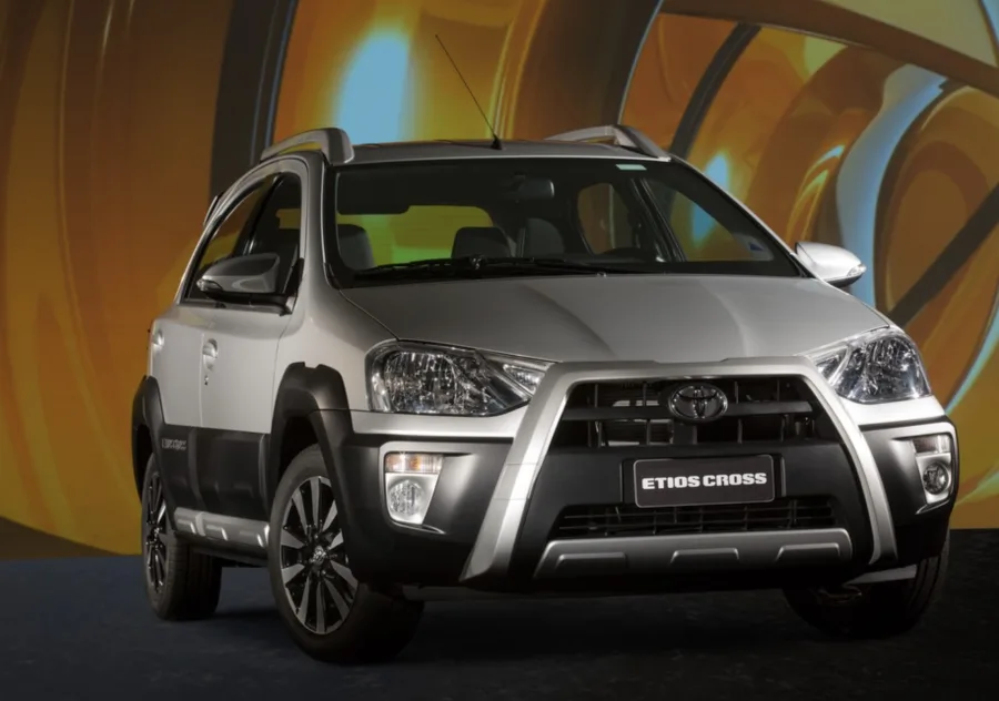 O Toyota Etios Cross 1.5 2014 é um hatch usado indicado para quem busca economia, confiabilidade e estilo esportivo, mas sem pretensões fora de estrada.