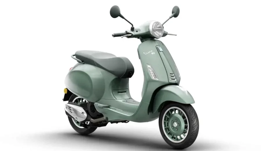 Vespa revela a série 80th com visual de 1946 e pintura Verde Pastello. É a marca dizendo que charme ainda vale mais que ficha técnica.