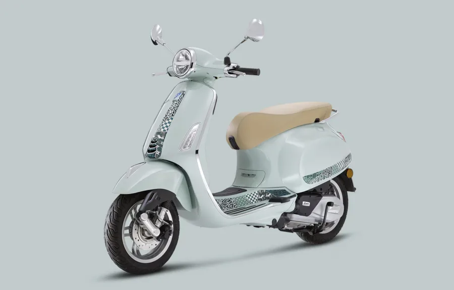 Vespa lança moto série 80th com visual retrô e pintura histórica Verde Pastello