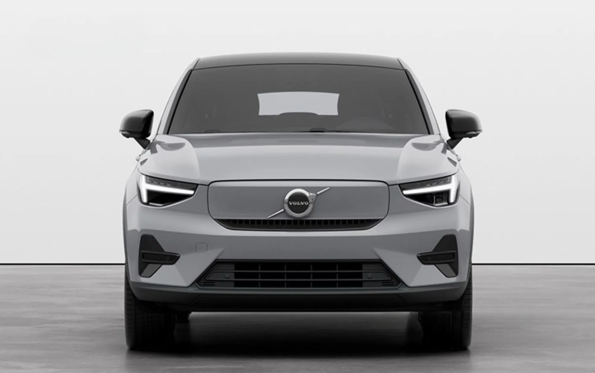 O Volvo EC40 Plus 2026 é um SUV elétrico urbano de luxo com motor traseiro e tração RWD, ideal para quem busca eficiência e conforto no trânsito da cidade.