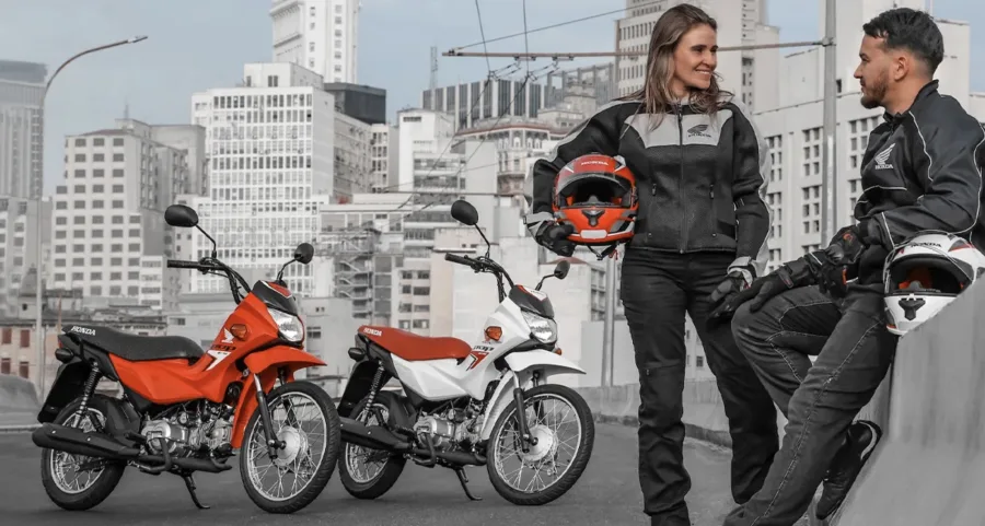 A Honda Pop 110i ES é símbolo de simplicidade e eficiência. Criada em 2007, já vendeu mais de 1,7 milhão de unidades no Brasil.