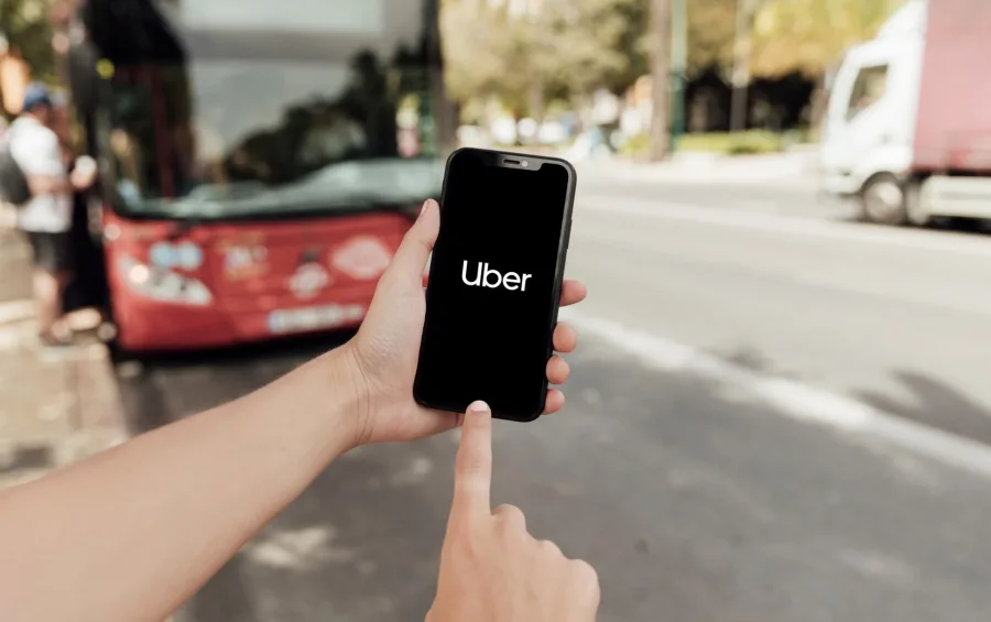 Uber vai dispensar motoritas de app com a chegada de carros autônomos? CEO da empresa esclarece