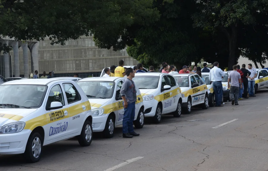 A CNH sem autoescola será oficializada e muda completamente o processo de habilitação. O governo quer reduzir custos e incluir milhões que hoje não conseguem pagar - Antonio Cruz/Agência Brasil