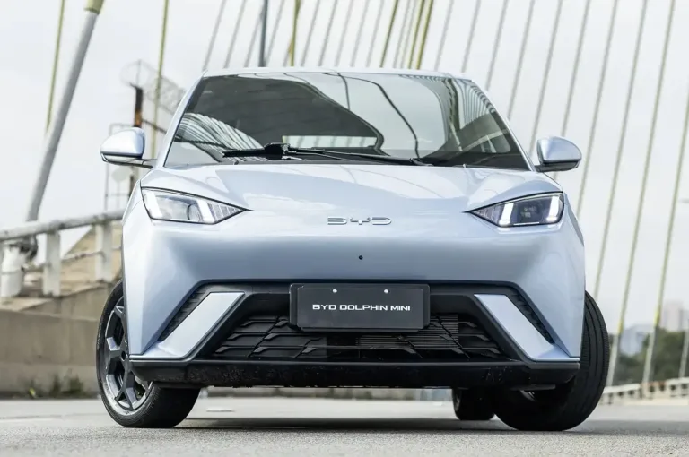 BYD Dolphin Mini 2026 corrige um dos principais problemas desse carro elétrico: suspensão traseira melhorada