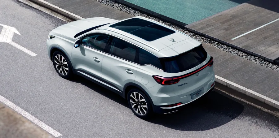 Ele parece SUV médio completo, mas entra no comparativo como compacto caro. O que tem por trás do Tiggo 7 Pro Max Drive?