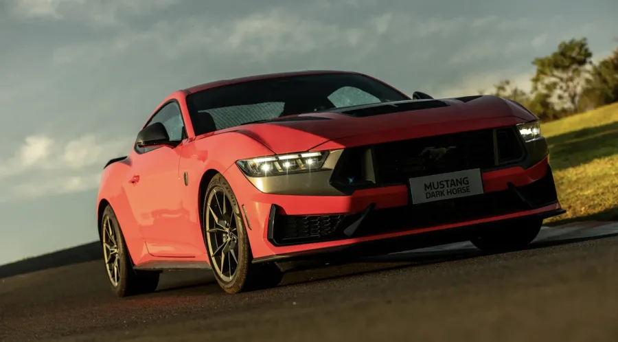 Dark Horse, filme no Youtube mostra detalhes do Ford Mustang mais próximo de um carro de competição no Brasil