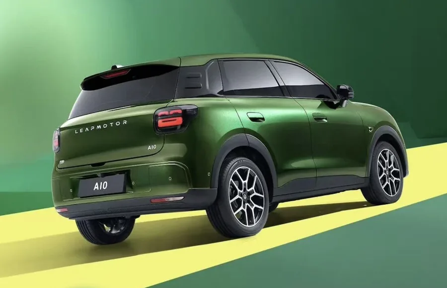 O modelo adota tecnologia avançada com chip Snapdragon 8295P, atualizações remotas e sensor LiDAR no teto que viabiliza pacote de condução semiautônoma dedicado.