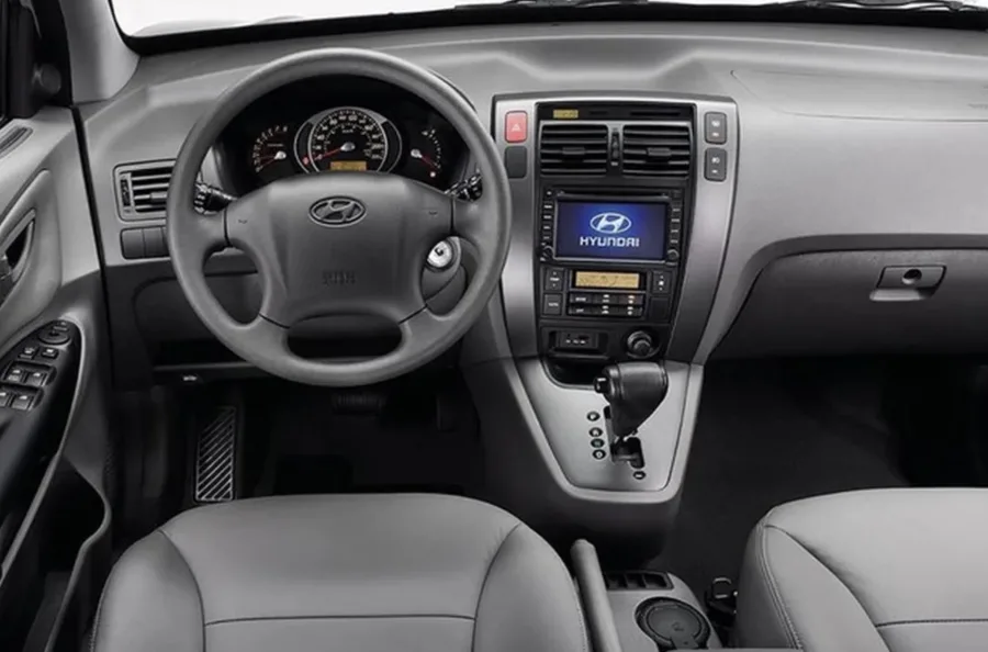 Custando menos de R$ 50 mil na Tabela Fipe, Hyundai Tucson tem visual imponente e é um SUV usado que marca presença