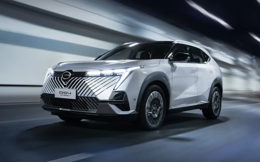 GS4 Hybrid entra em cena mostrando potência, consumo baixo e cabine ampla, criando a porta de entrada da GAC para quem busca eficiência sem complicação.