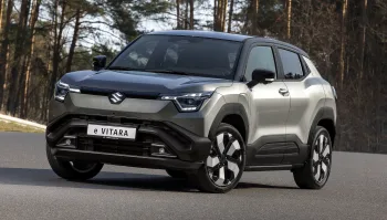 Novo Suzuki Vitara elétrico volta ao Brasil em 2026 prometendo 424 km de autonomia e pronto para encarar o Volvo EX30