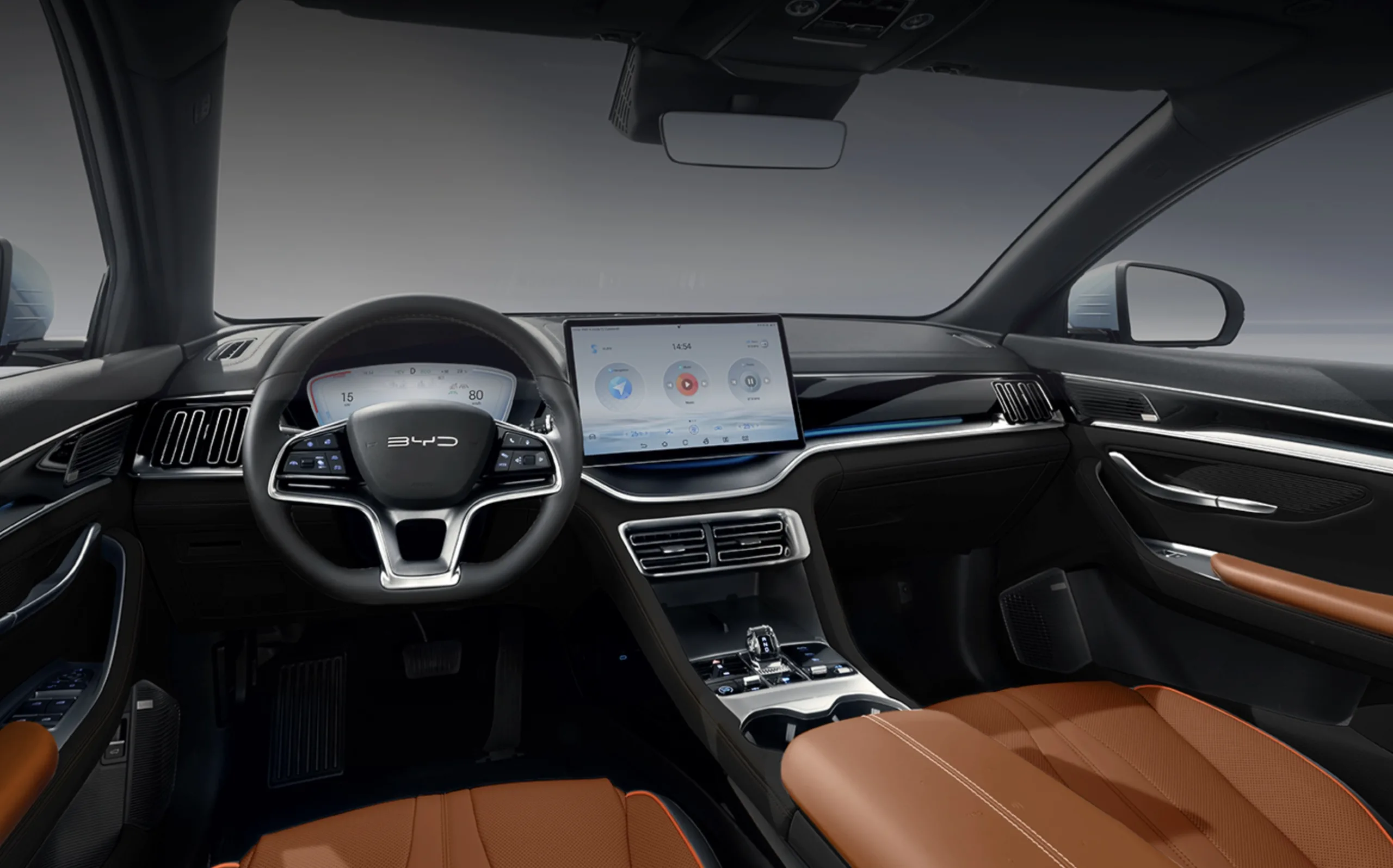 BYD planeja lançar até cinco picapes híbridas e elétricas no Brasil em 2026 e mira diretamente o segmento mais competitivo do mercado, hoje dominado por Toro, Maverick e Rampage.