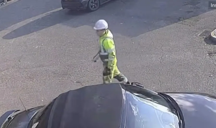 Multa fabricada: VÍDEO mostra pintores criando vaga para deficiente ao redor de carro que depois é multado