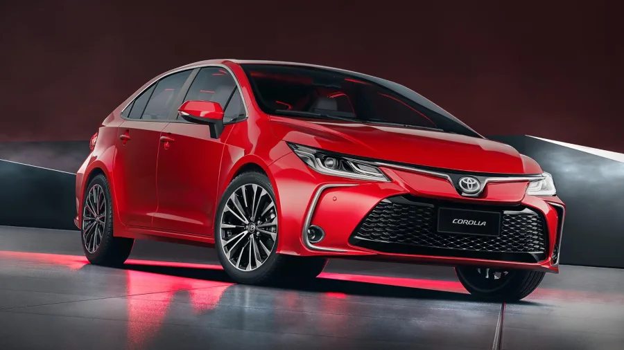 Saiu a lista do Inmetro dos sedãs flex mais econômicos de 2025: Toyota Corolla e Chevrolet Onix Plus aparecem em destaque