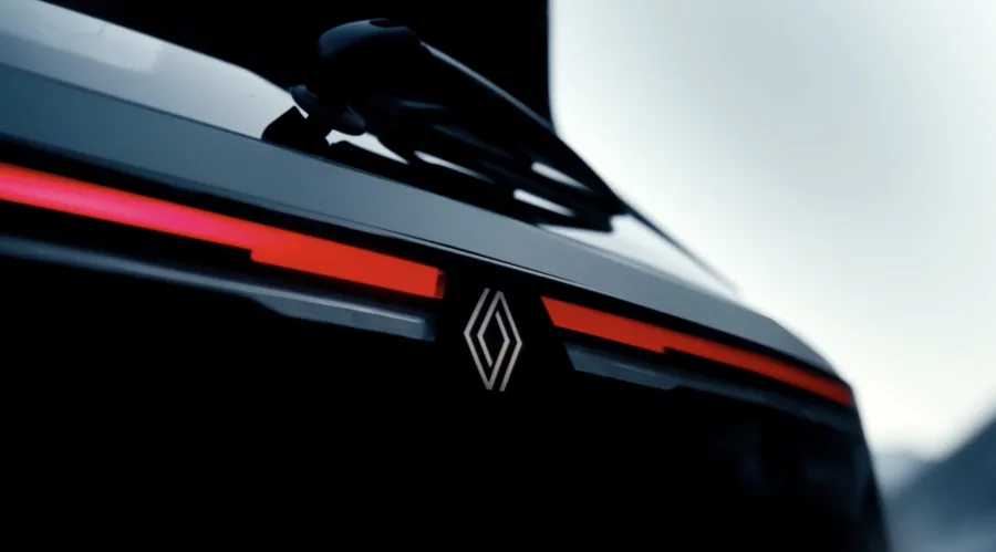 As imagens mostram que não é apenas uma atualização visual. O Duster indiano adota identidade própria, com luzes e lanternas diferentes do modelo global vendido em outros países.