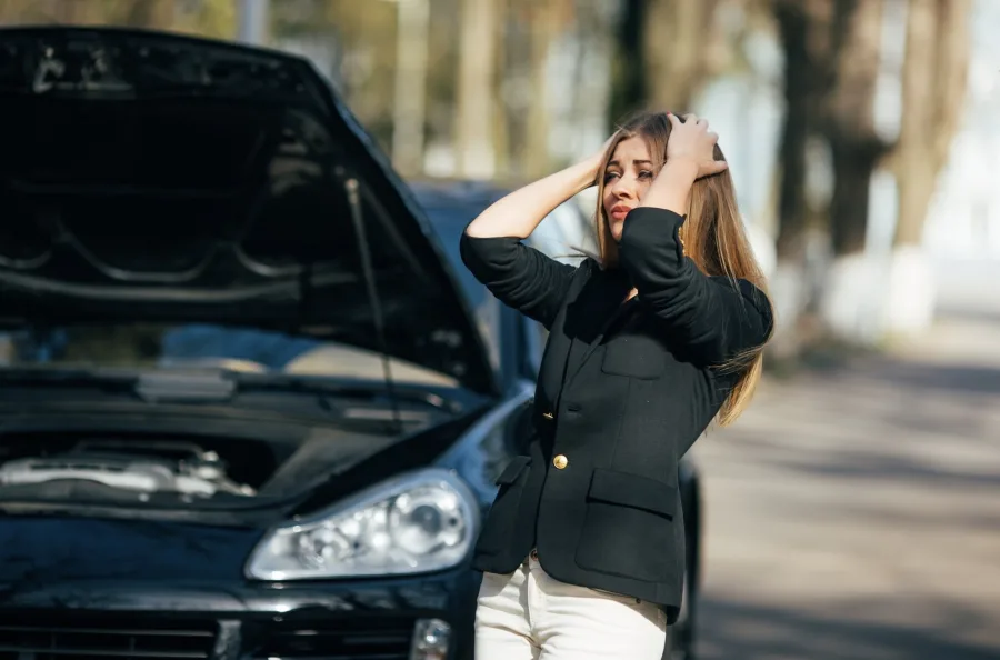 Dirigir com uma lâmpada do farol queimada é considerado uma infração de qual natureza?