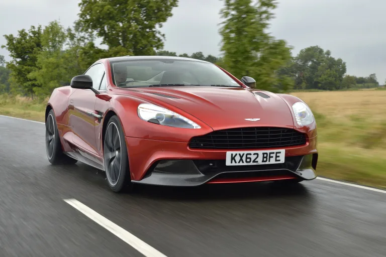 BBB 26: carro do 007? Prêmio compra Aston Martin V12 de 835 cv no Brasil