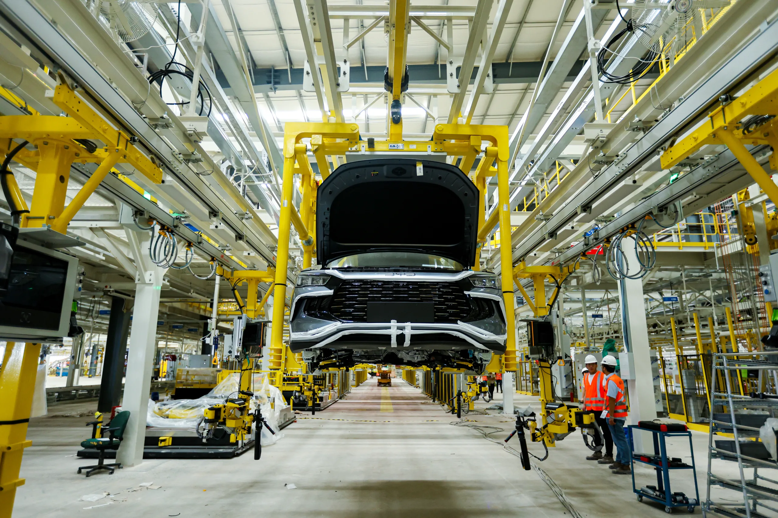 Song Plus será produzido na Bahia em 2026, mantém o híbrido no Brasil, dribla alta de impostos, prepara motor flex e reforça a estratégia da BYD no país.