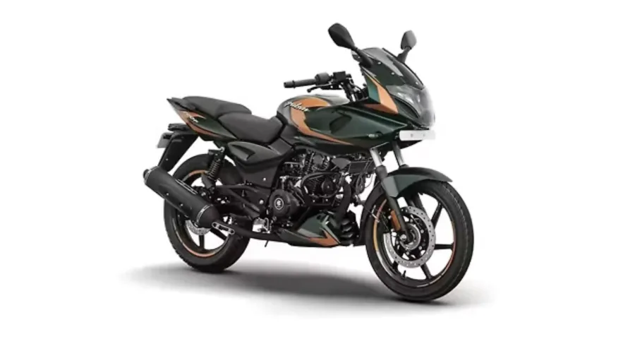 As setas em LED entram em cena e fazem diferença no uso diário, melhorando a visibilidade e reforçando a sensação de produto mais moderno.