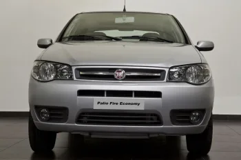 Faz cerca de 12,3 km/l na cidade e até 15 km/l na estrada com gasolina. Tanque de 48 litros garante autonomia acima de 700 km.