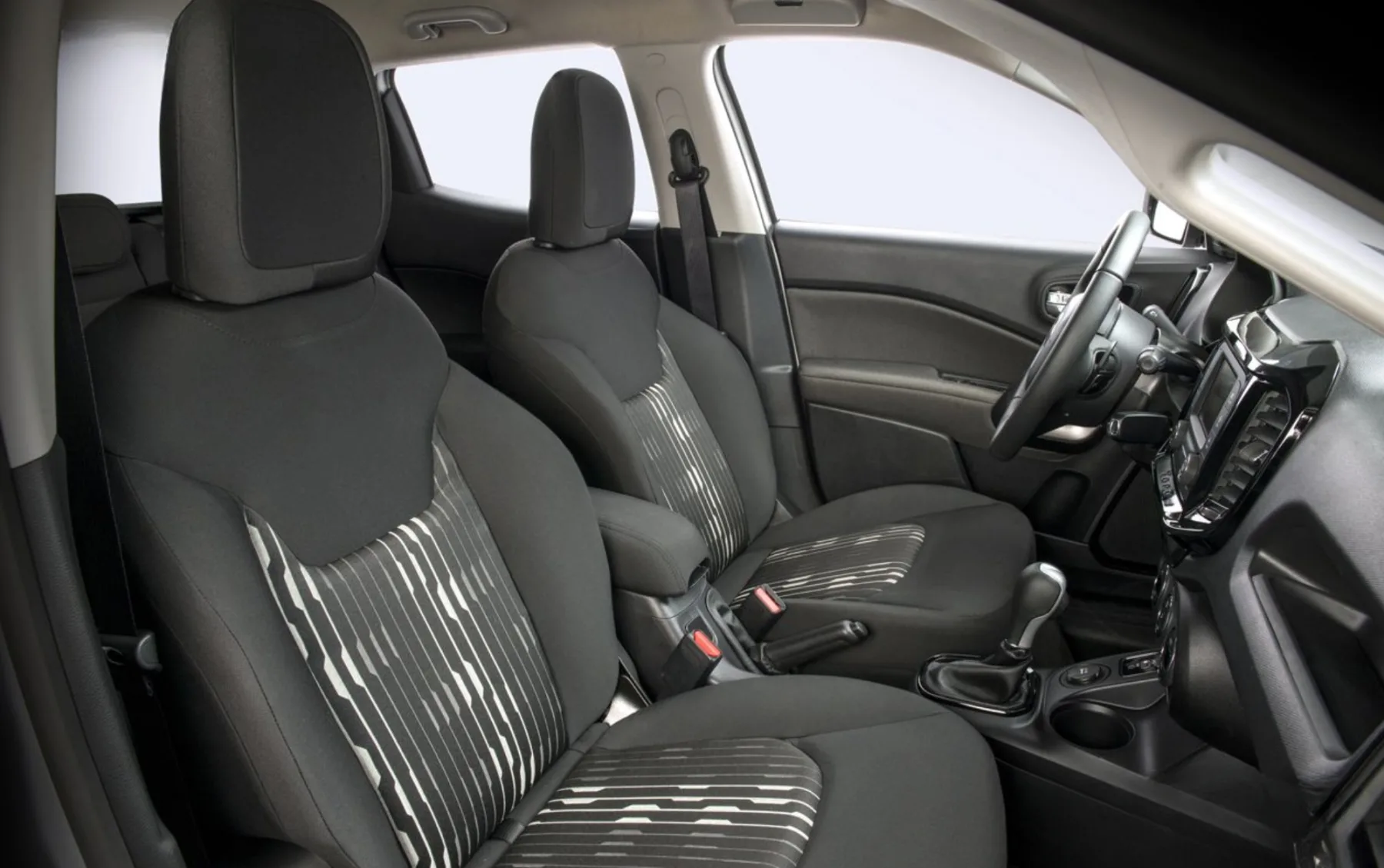 A Fiat Toro Freedom 1.8 automática 2019 agrada na cidade pelo conforto e posição alta, mas deixa claro no trânsito que o consumo pesa no bolso.