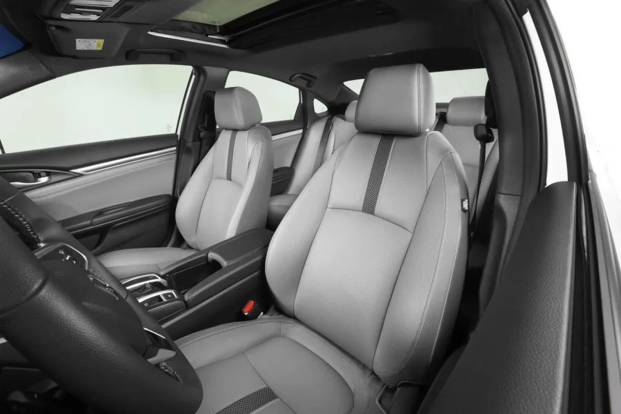 Civic G10 oferece mais conforto e espaço atrás que um zero compacto, menos ruído, bancos melhores e viagens mais relaxadas, mas custa mais para manter.