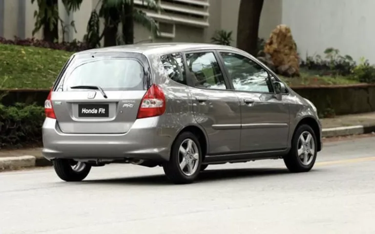 Honda Fit 2006 automático é bom? Preço na Tabela Fipe, consumo real, câmbio CVT e opinião de donos em SP