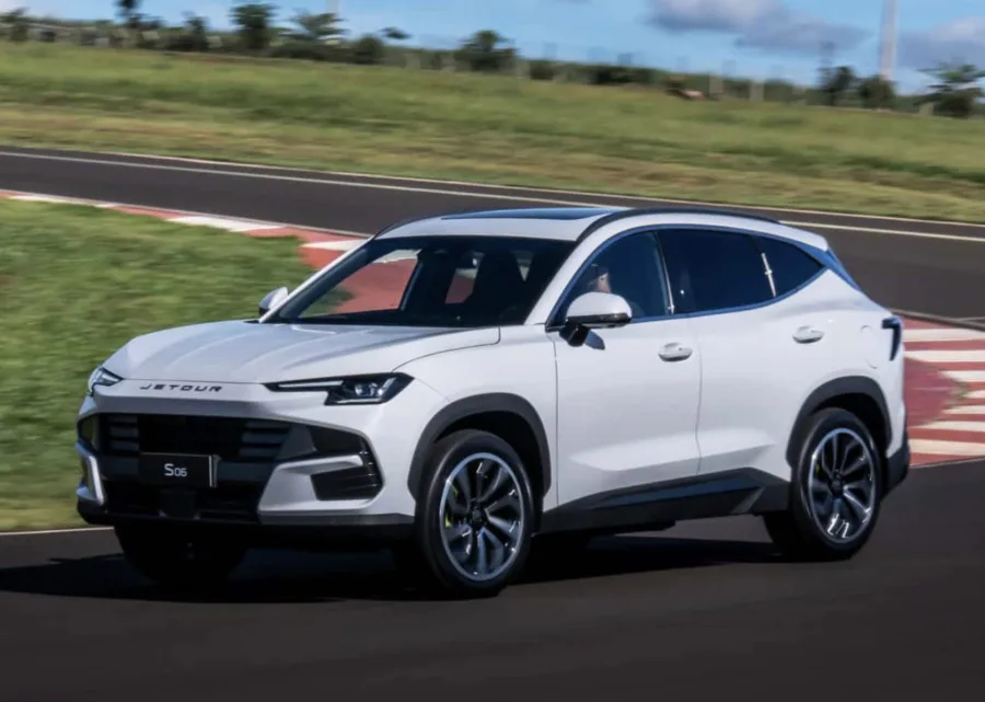 Jetour estreia no Brasil com SUV híbrido S06 PHEV pronto para encarar BYD Song Pro e GWM Haval H6