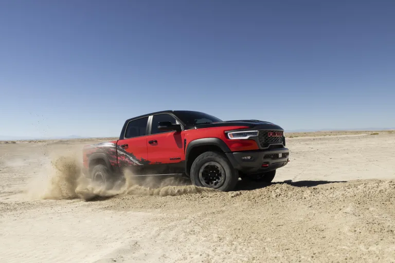 Ram 1500 TRX 2027: A volta do V8 de 787 cv que enterra o ‘downsizing’ na Stellantis
