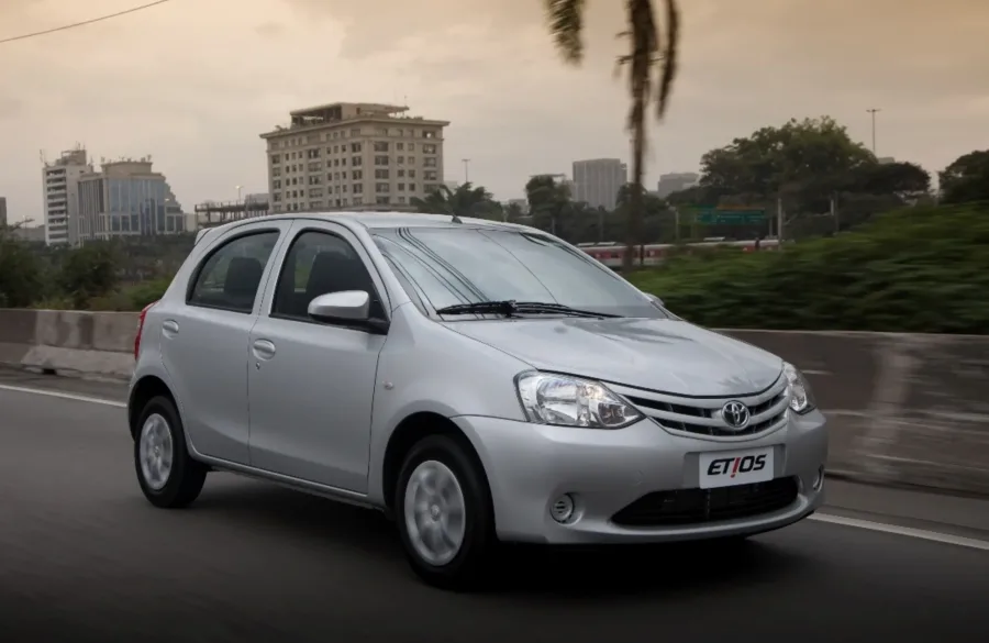Toyota Etios: preço do hatch ou sedan usado vale a pena? Confira o guia do que pensar antes de comprar esse carro em 2026