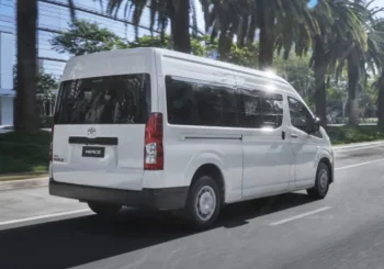 Furgão com motor de Toyota Hilux: Hiace chega no Brasil pronto para encarar Mercedes Sprinter e Fiat Ducato