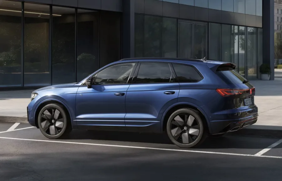 O Touareg sai de linha em 2026 após 24 anos como o maior e mais ousado SUV da Volkswagen, criado para mostrar força, não para vender em massa.