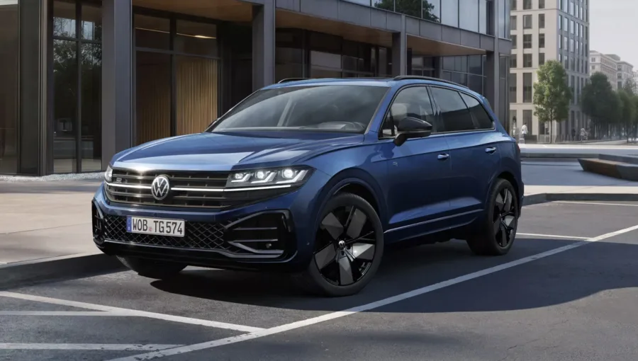 Com o tempo, virou um carro deslocado, caro para quem compra Volkswagen e próximo demais de Audi e Porsche, o que minou sua razão comercial.