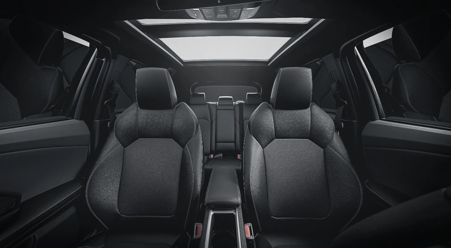 Toyota Yaris Cross 2026 chega econômico, sensato e com a estranha coragem de não tentar impressionar ninguém