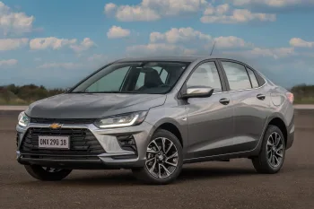 Chevrolet Onix Plus 2026 com desconto de janeiro fica mais barato que Hyundai HB20 sedan