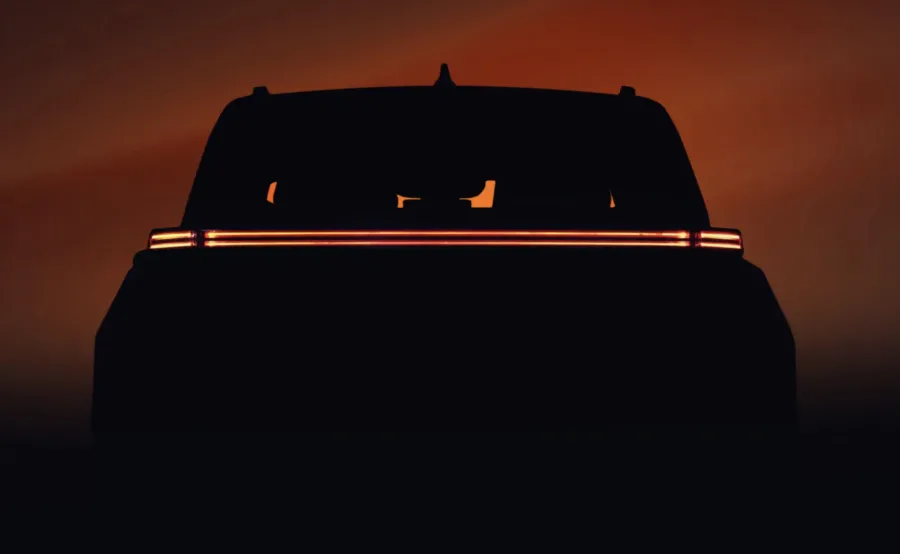 Irmã menor da Toyota Hilux pode ter sido revelada em teaser; nova picape deve disputar com Fiat Toro