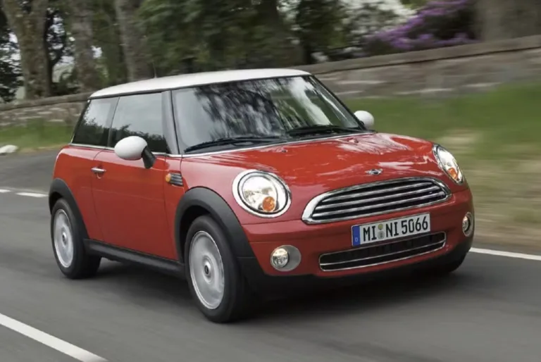Mini Cooper usado vale a pena? veja opções a partir de R$ 50 mil pra quem busca carro premium