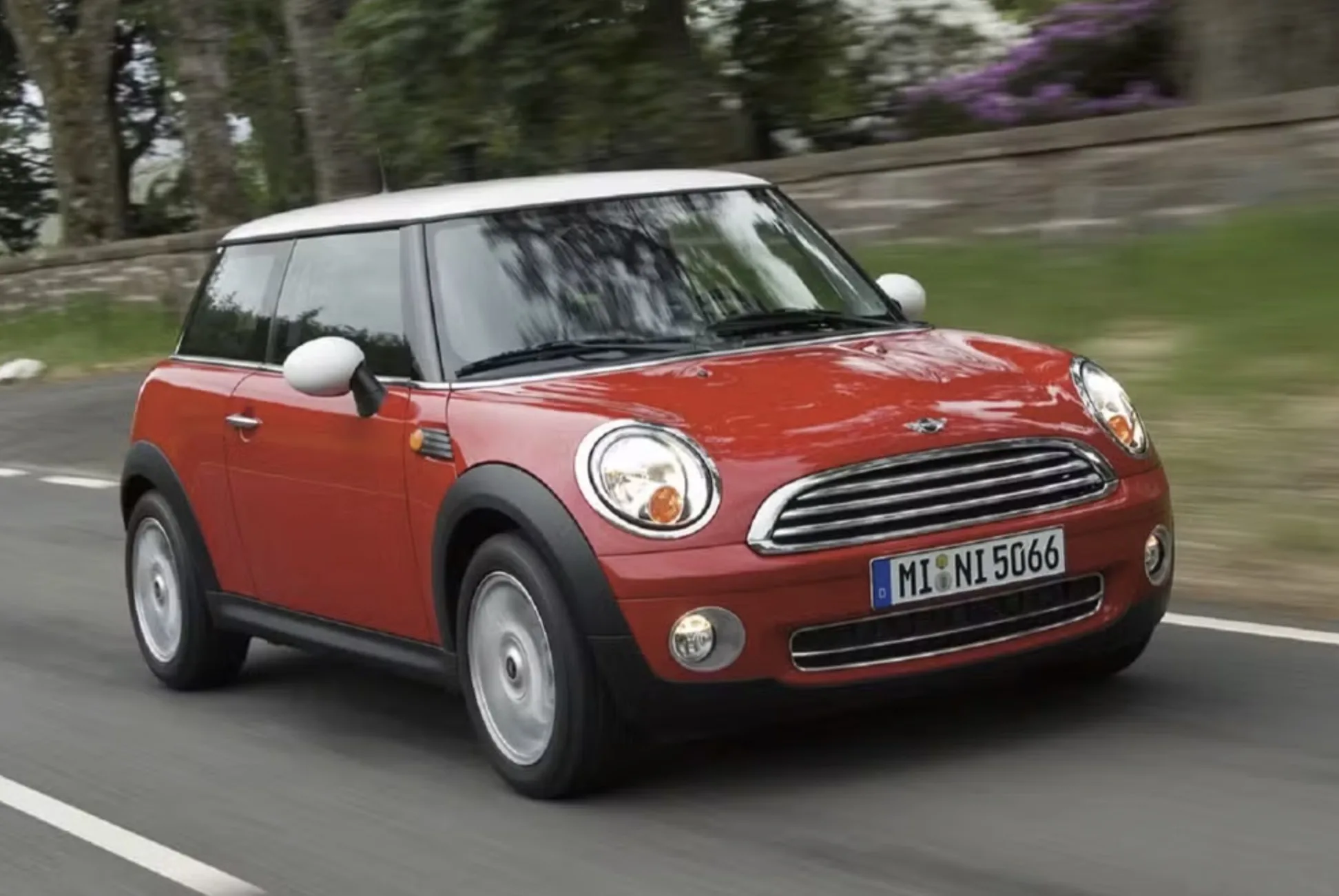 Mini Cooper usado vale a pena? veja opções a partir de R$ 50 mil pra quem busca carro p...