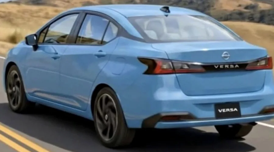 O visual foi profundamente redesenhado, com frente inspirada no Sentra, faróis mais finos, traseira com lanternas interligadas e um estilo bem mais sofisticado.