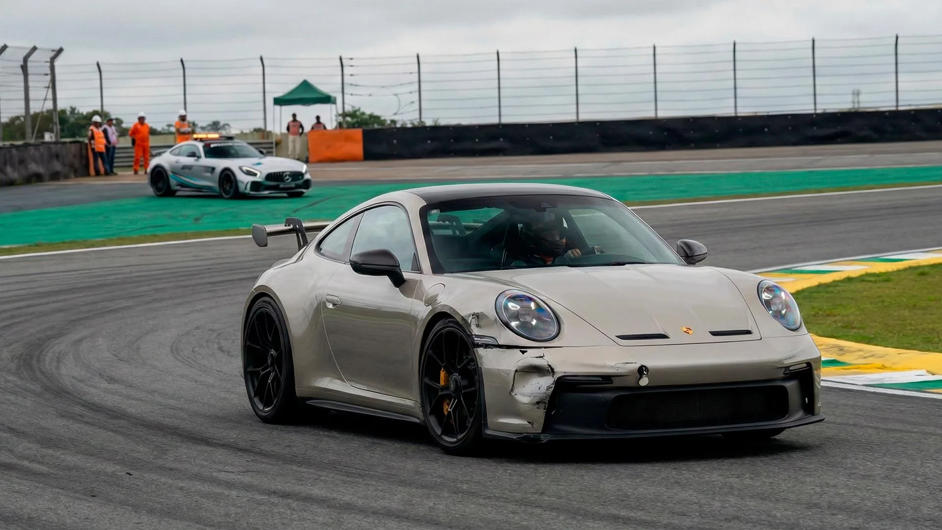 Porto Seguro lança cobertura para track day, limita uso a autódromos homologados, exclui competição e cria proteção parcial contra prejuízos antes assumidos pelo dono.