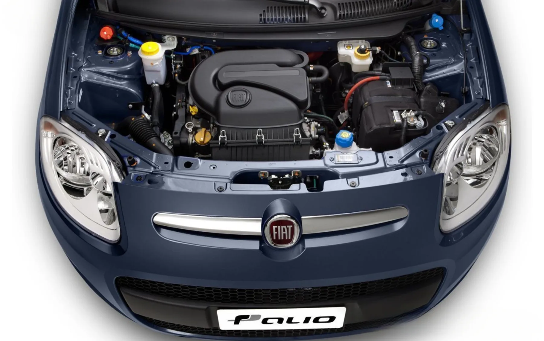 Dirigir o Palio é previsível, direção leve, motor responde cedo e a suspensão aguenta rua ruim sem transformar tudo em barulho.