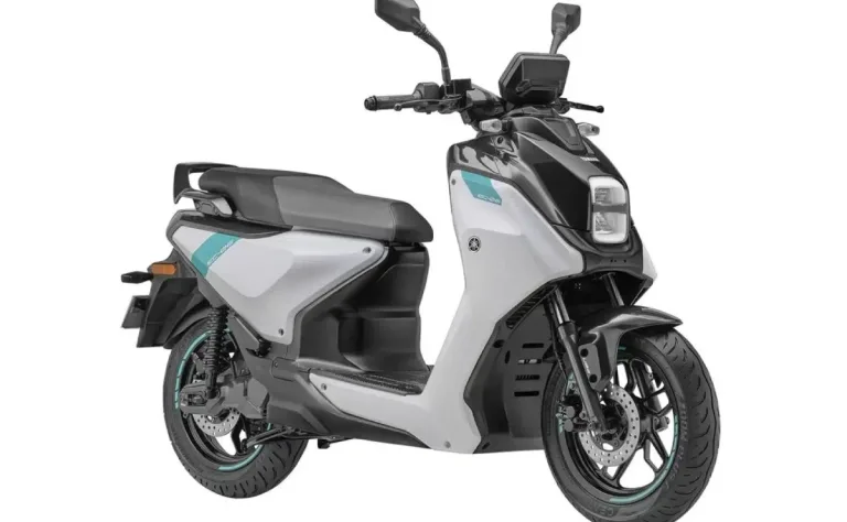 Yamaha lança scooter elétrica capaz de rodar dias longe da tomada