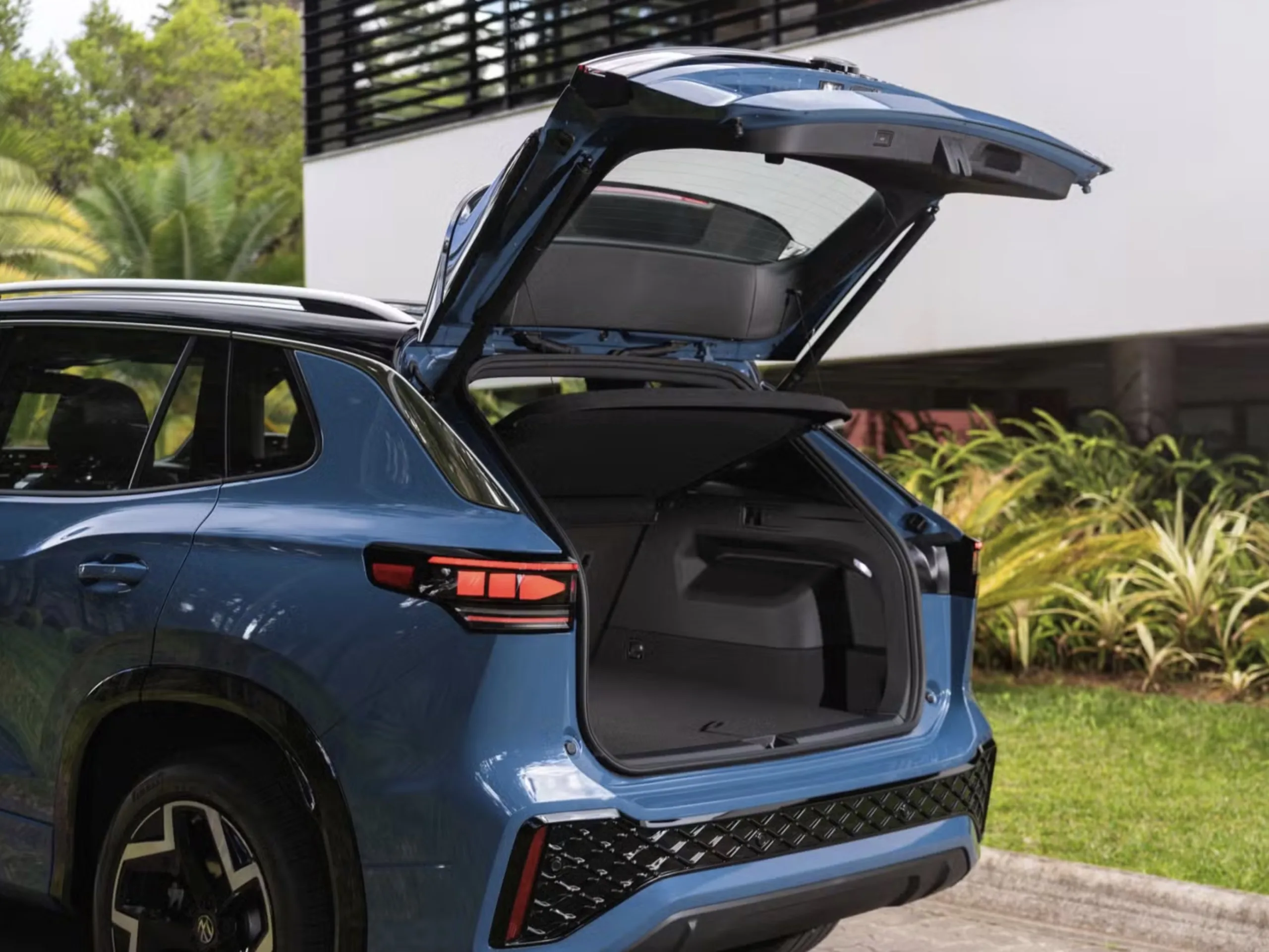 O problema aparece no espaço e proposta. Perdeu os sete lugares e leva menos bagagem que rivais, que ainda oferecem mais eficiência e tecnologia