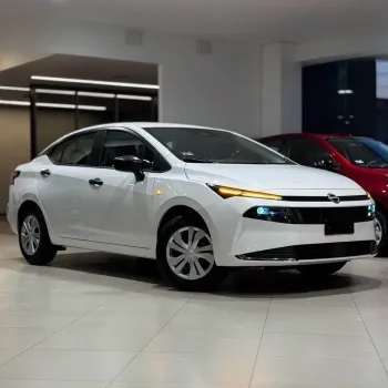Nissan Versa 2026 aparece no México em versão básica e revela o que pode chegar ao Brasil; Veja as fotos