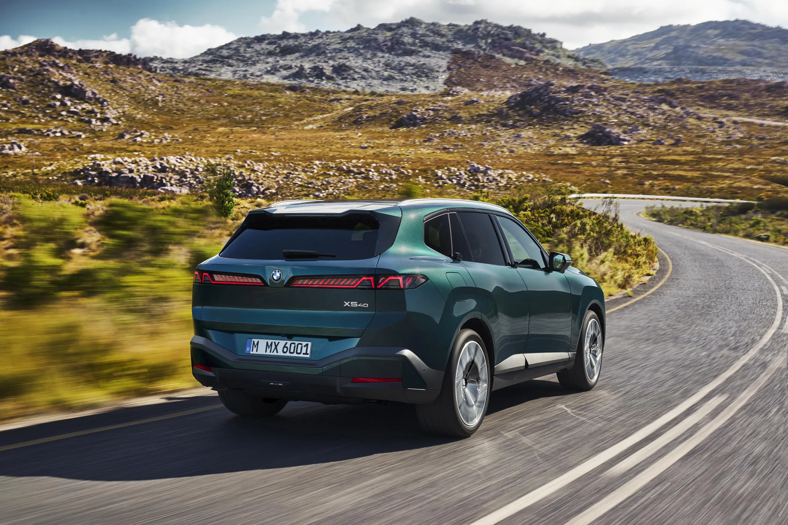 A BMW confirmou o X5 com gasolina e diesel eletrificados por sistema de 48V, além de híbridos plug-in, iX5 elétrico e iX5 Hydrogen.