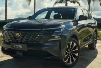 Caoa Changan CS75 é lançado no Brasil por R$ 199,9 mil com motor 1.5 turbo flex, três telas e produção em Anápolis